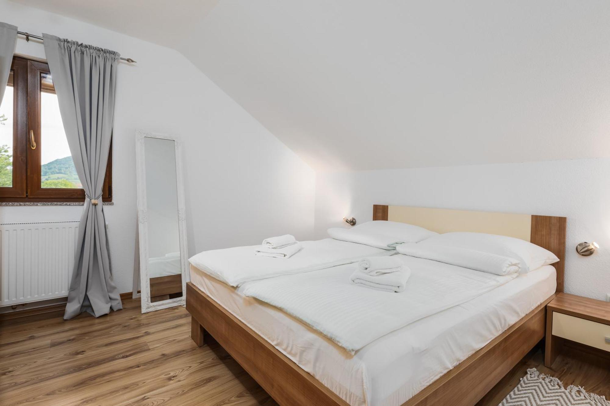 Apartment Sara Раковица Екстер'єр фото